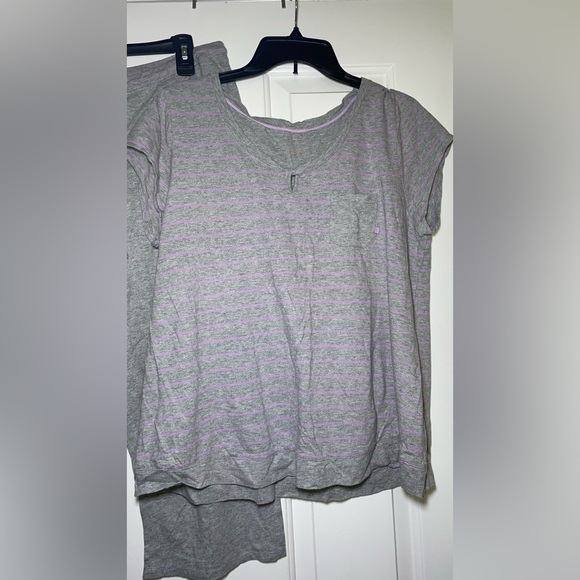 Women’s Liz Claiborne 2 Piece Intimate Pajama Set Ankle Cut - Picture 2 of 11